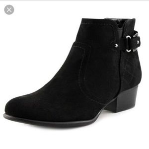 Very cute unisa padma black booties